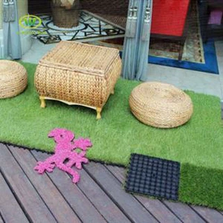 Grama artificial natural verde macia resistente UV resistente da telha do tapete de 30mm para o balcão